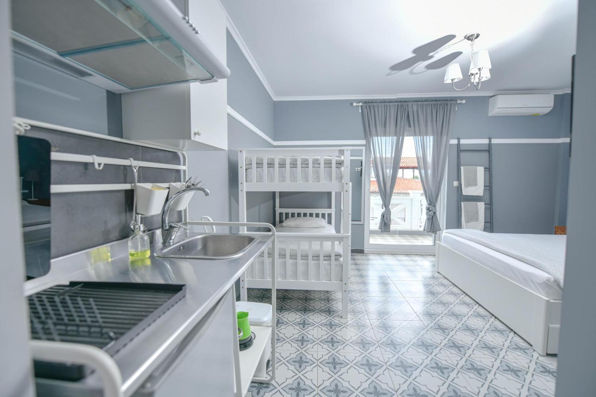 Retro Luxury Rooms Olympiakí Aktí Kültér fotó